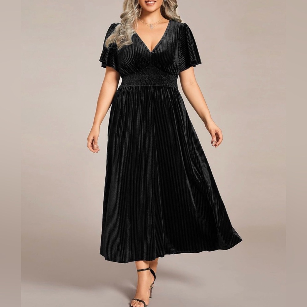 NWT Ever Pretty Plus Size A-line V-Neck Short Sleeve Velvet Holiday Dress Sz-22